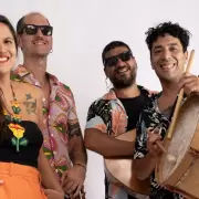 Folclore como trinchera: La Coisha y el arte de usar la poesía como escudo ante la motosierra