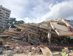 Ya son 1.943 muertos, 10.571 heridos, 15.866 damnificados y m�s de 42.000 personas contin�an desaparecidas tras los terremotos en Venezuela