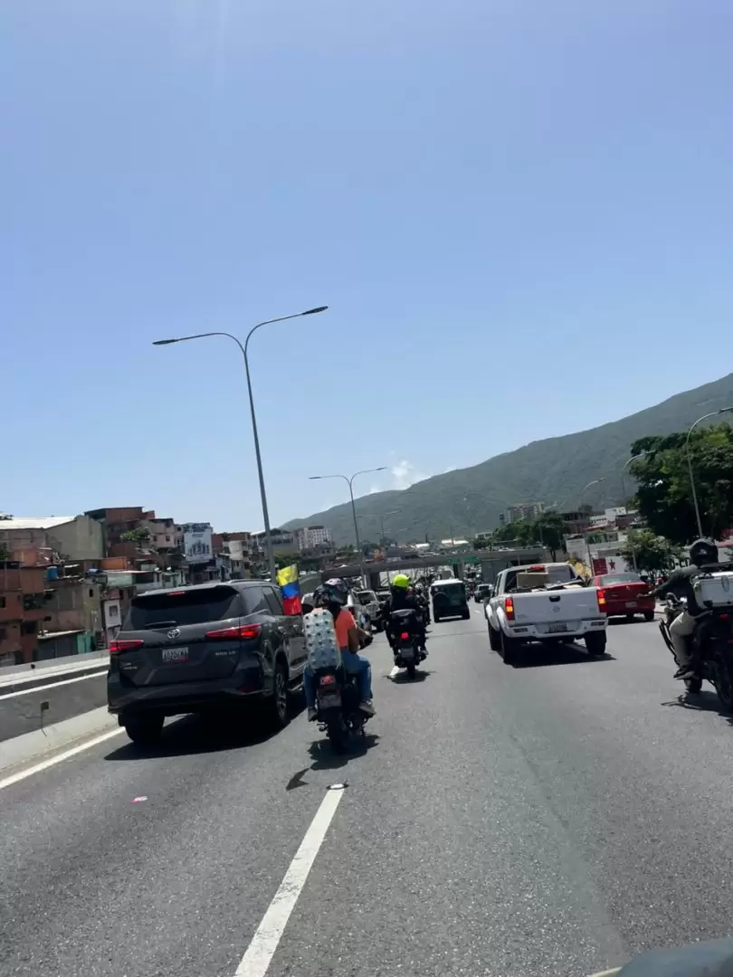 Ya son 1.943 muertos, 10.571 heridos, 15.866 damnificados y m�s de 42.000 personas contin�an desaparecidas tras los terremotos en Venezuela