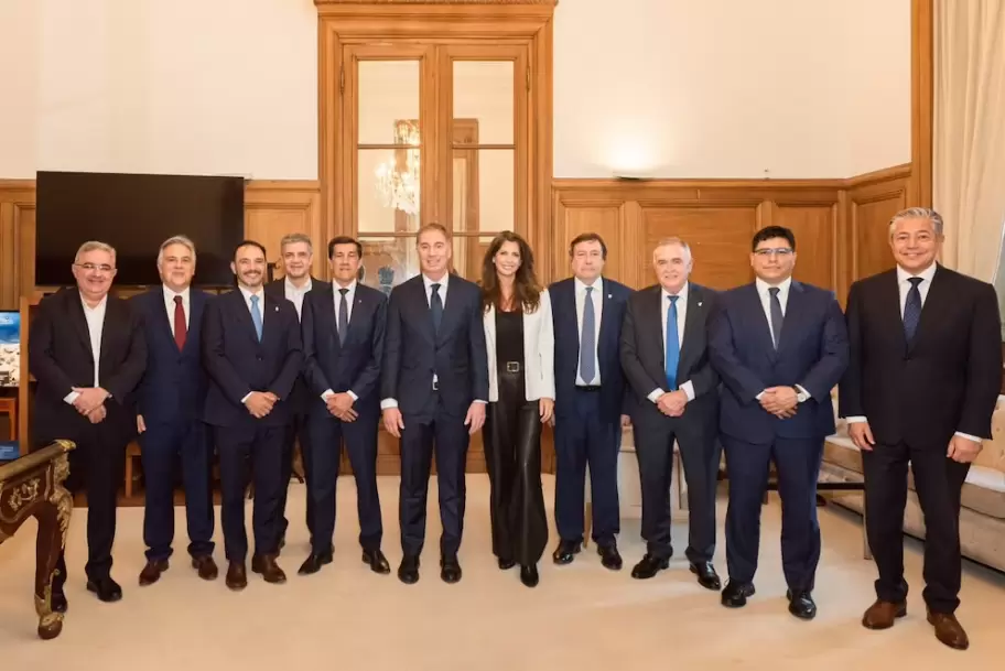 Diego Santilli se reuni�n con nueve gobernadores antes de asumir como jefe de Gabinete de Javier Milei.