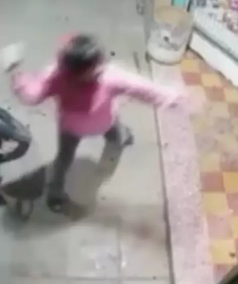 Terror en un kiosco de Merlo