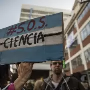 "Como los minutos después de un accidente": desgarrador relato de un físico de la CNEA ante los despidos masivos