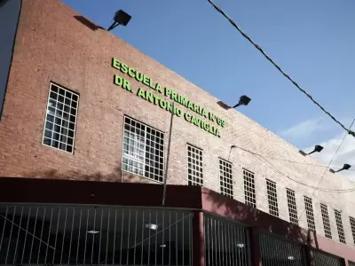 Momentos de mucha tensi�n en la Escuela Primaria N� 69 "Dr. Antonio Caviglia"