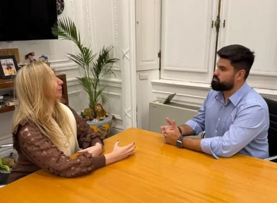 La secretaria general de la Presidencia, Karina Milei, fue quien pidi� al secretario de Comunicaci�n y Prensa, Fabi�n Fern�ndez, en la mesa pol�tica.