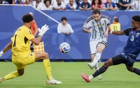 La definici�n de Lionel Messi para poner el 1 a 0 de Argentina frente a Cabo Verde por los 16avos de Final del Mundial 2026.