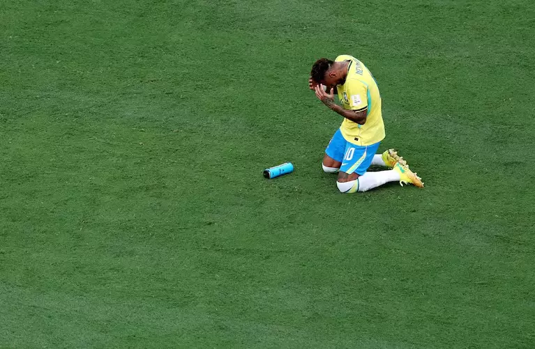 Neymar destrozado tras la derrota con Noruega