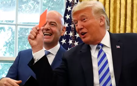 Gianni Infantino junto a Donald Trump en la Casa Blanca