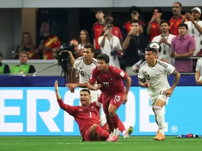 Espa�a no se rindi� nunca: un gol ag�nico de Mikel Merino le puso suspenso a un partidazo ante Portugal