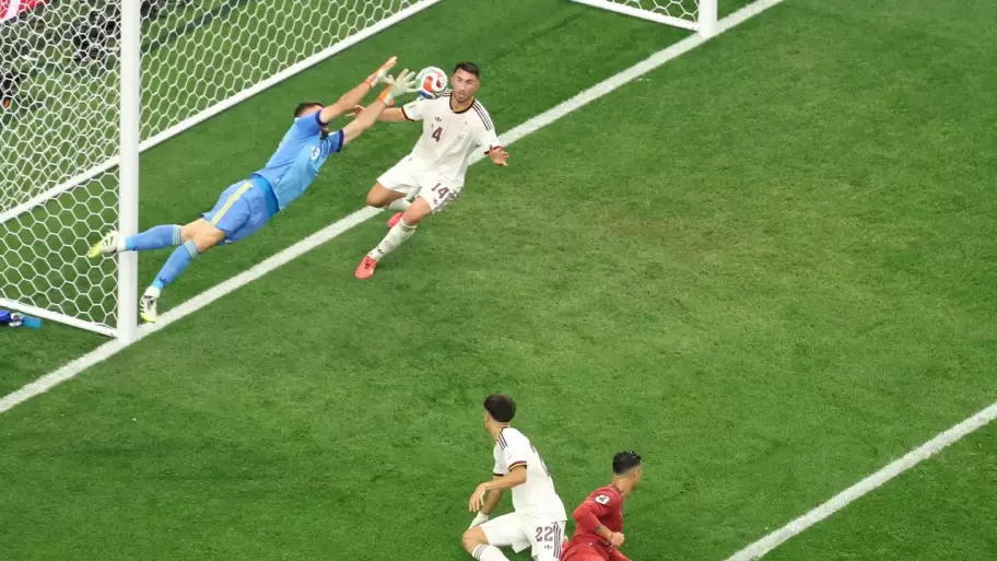 Espa�a no se rindi� nunca: un gol ag�nico de Mikel Merino le puso suspenso a un partidazo ante Portugal