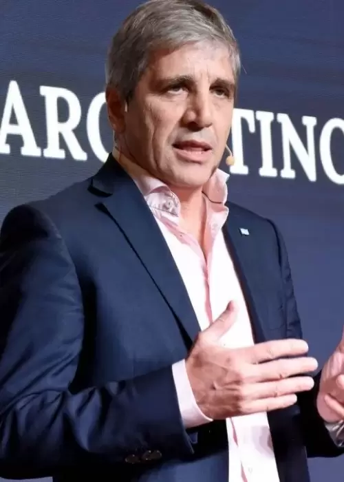 Caputo apuesta a un delicado equilibrio para pagar la deuda