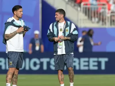 Paredes y De Paul comiendo los caramelitos cabuleros