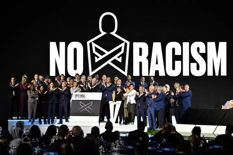 El gesto fue aprobado por unanimidad en el 74.º Congreso de la FIFA en Bangkok