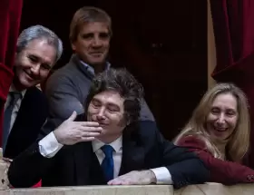 Javier y Karina Milei junto a Luis Caputo y el canciller Pablo Quirno