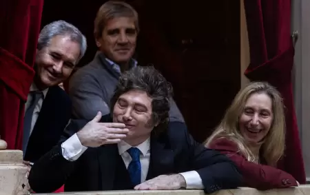 Javier y Karina Milei junto a Luis Caputo y el canciller Pablo Quirno