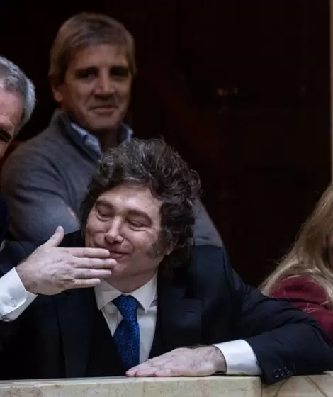 Javier y Karina Milei junto a Luis Caputo y el canciller Pablo Quirno