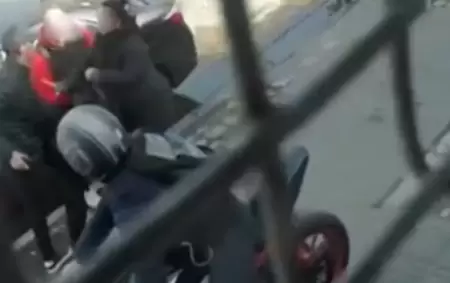 Escenas del robo que termin� con la muerte de un delincuente en Gerli.
