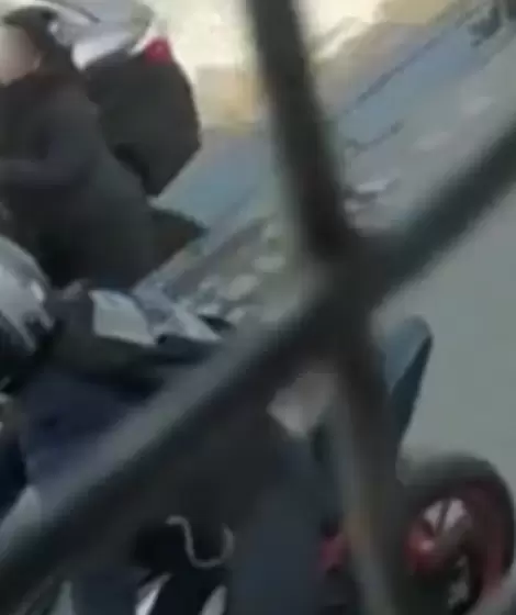 Escenas del robo que termin� con la muerte de un delincuente en Gerli.