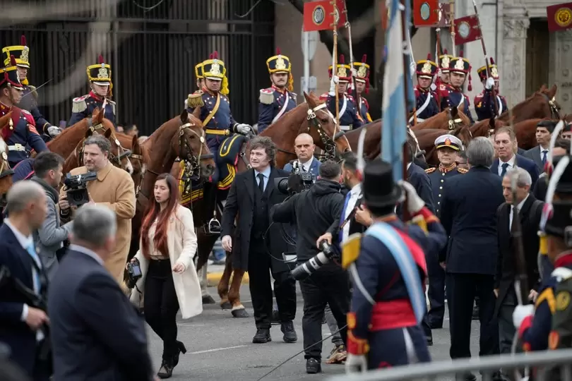 Javier Milei rumbo a la Catedral Metropolitana de Buenos Aires el 9 de Julio de 2026.