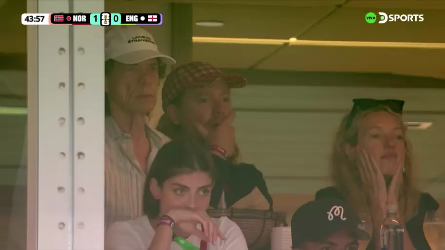 Mick Jagger estuvo en la tribuna del partido entre Inglaterra y Noruega.
