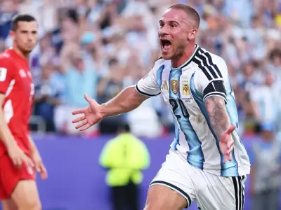 Alexis Mac Allister hizo el 1 a 0 de Argentina sobre Suiza, con asistencia de Lionel Messi.