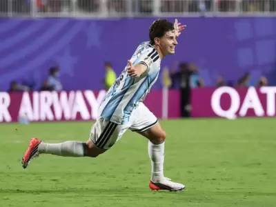 Juli�n �lvarez lleg� en el peor momento y puso el 2 a 1 de Argentina frente a Suiza