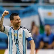 Un ex jugador de Inglaterra soltó una amenaza contra Messi antes de la semifinal y estalló la polémica