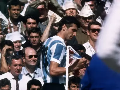 Antonio Ubaldo Ratt�n estruj� una bandera inglesa