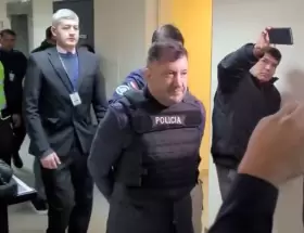 Kueider trasladado por la justicia paraguaya