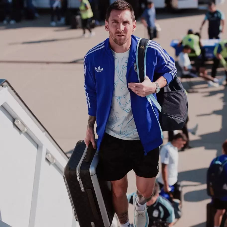 Lionel Messi rumbo a Atlanta para disputar el partido contra Inglaterra