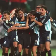 El orgullo de Pablo Paz y Diego Simeone: la historia de padres e hijos que enfrentaron con u�as y dientes a Inglaterra