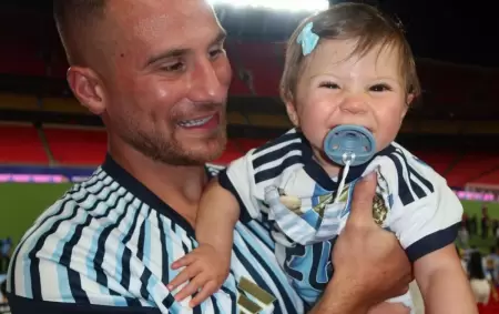 Mac Allister y su hija