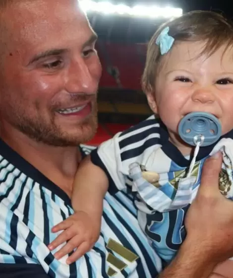 Mac Allister y su hija