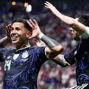 Argentina lo dio vuelta a puro fútbol, corazón y garra: le ganó 2-1 a Inglaterra y defenderá el título ante España