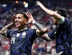 Enzo Fern�ndez y Lionel Messi