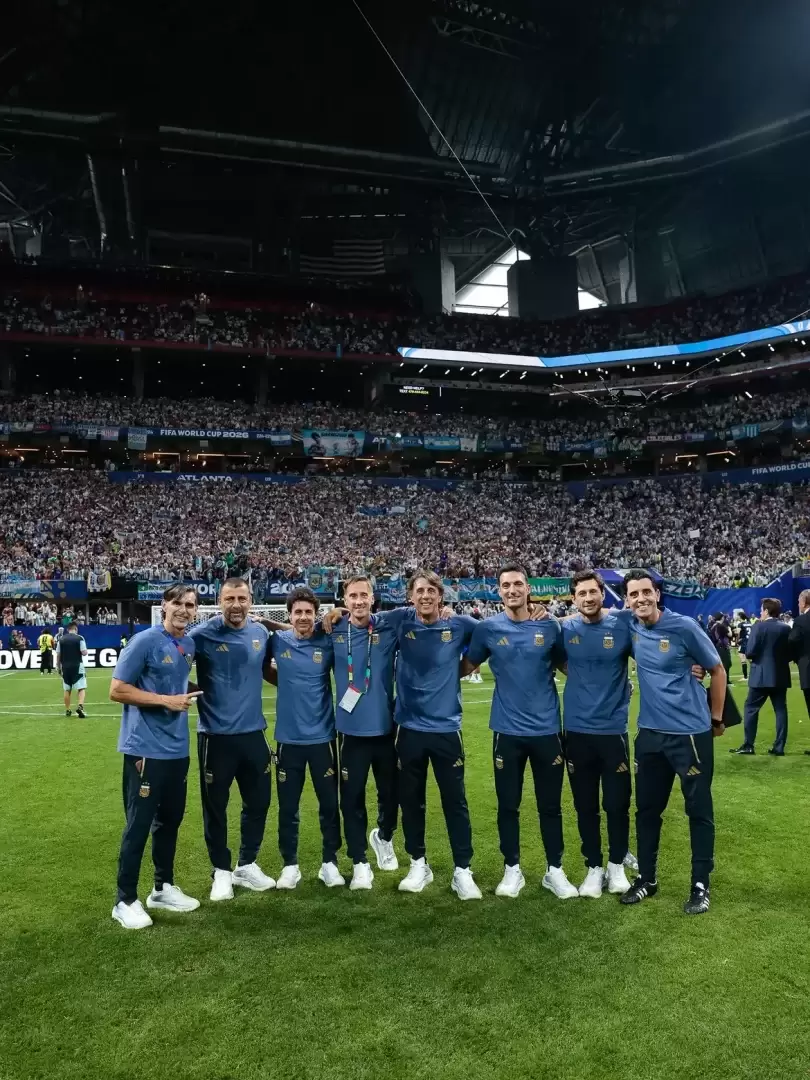Lionel Scaloni y el cuerpo técnico de la Selección Argentina