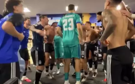 Los festejos de la Scaloneta en el vestuario