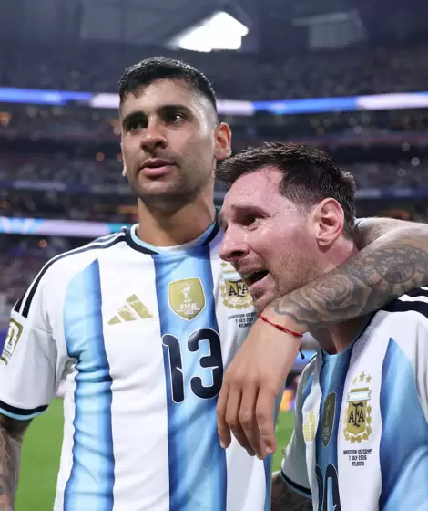 El Cuti Romero y Lionel Messi