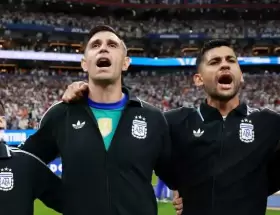 Selecci�n Argentina cantando el Himno