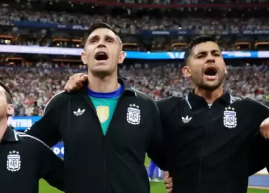 Selecci�n Argentina cantando el Himno