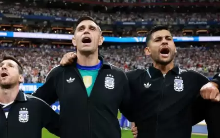 Selecci�n Argentina cantando el Himno