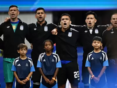 Selecci�n Argentina cantando el Himno