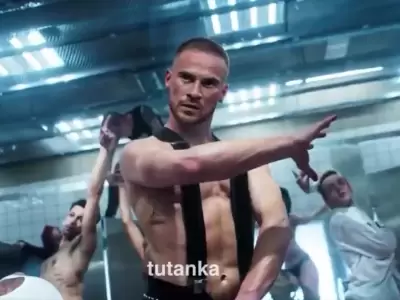 Alexis Mac Allister en la versi�n deepfake de Tutanka del tema de Madonna Confessions II - The Film.