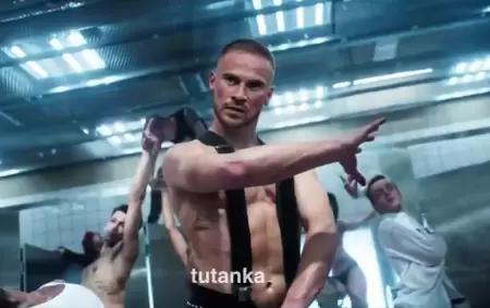 Alexis Mac Allister en la versi�n deepfake de Tutanka del tema de Madonna Confessions II - The Film.