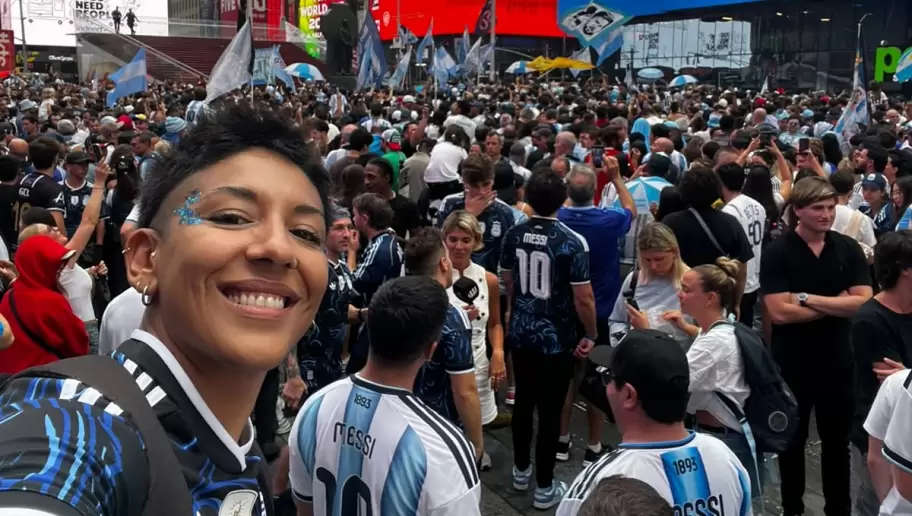 María José Gómez Urrutia y sus primos, Vale y Marcos en el Times Square