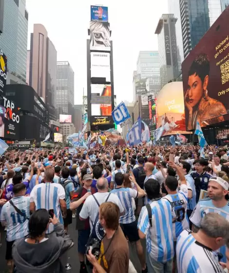 Pese al Mundial, menos argentinos viajaron al exterior en junio y cay� el d�ficit tur�stico