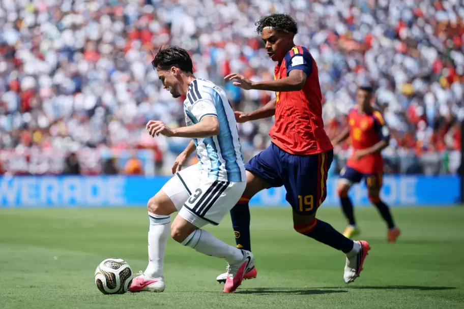 Argentina y España se sacaron chispas en el primer