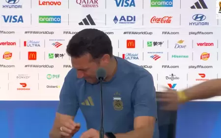 Lionel Scaloni se quebr� en plena conferencia de prensa