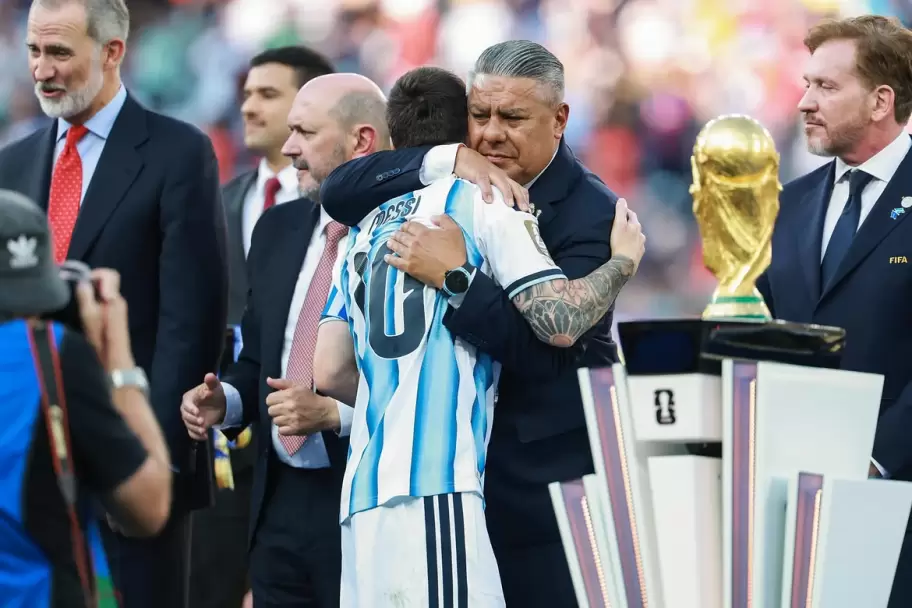 El presidente de la AFA junto Lionel Messi
