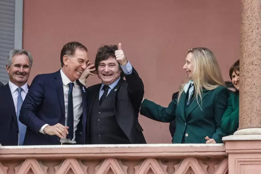 Javier y Karina Milei junto a Santilli y Quirno