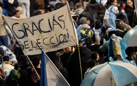 As� fue el recibimiento de la Scaloneta en Ezeiza